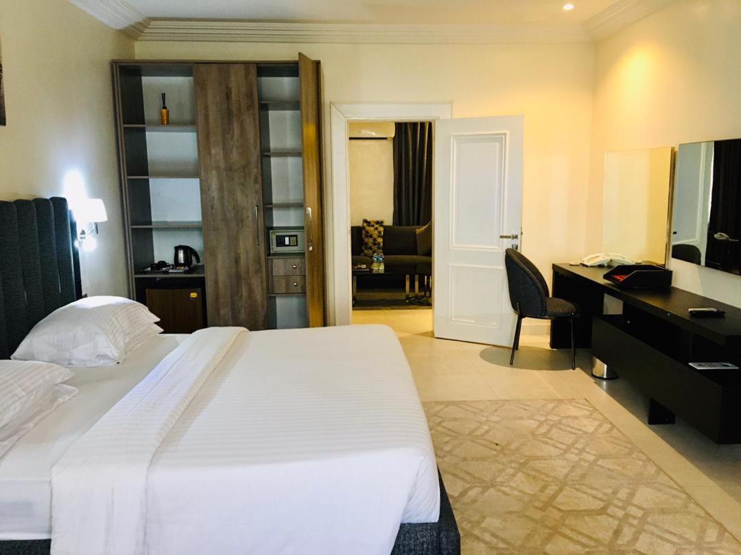 Summerset Continental Hotel Maitama By T E L E Hospitality Abuja Dış mekan fotoğraf