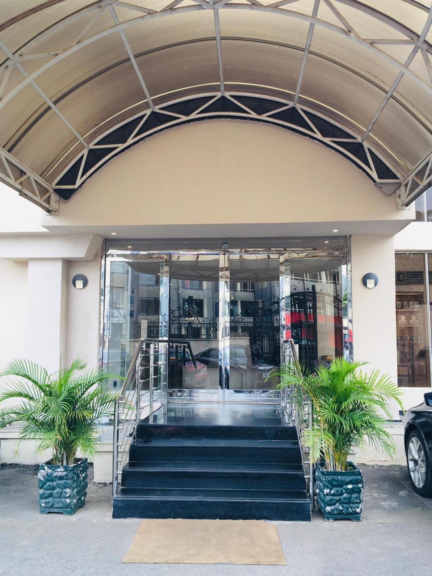 Summerset Continental Hotel Maitama By T E L E Hospitality Abuja Dış mekan fotoğraf