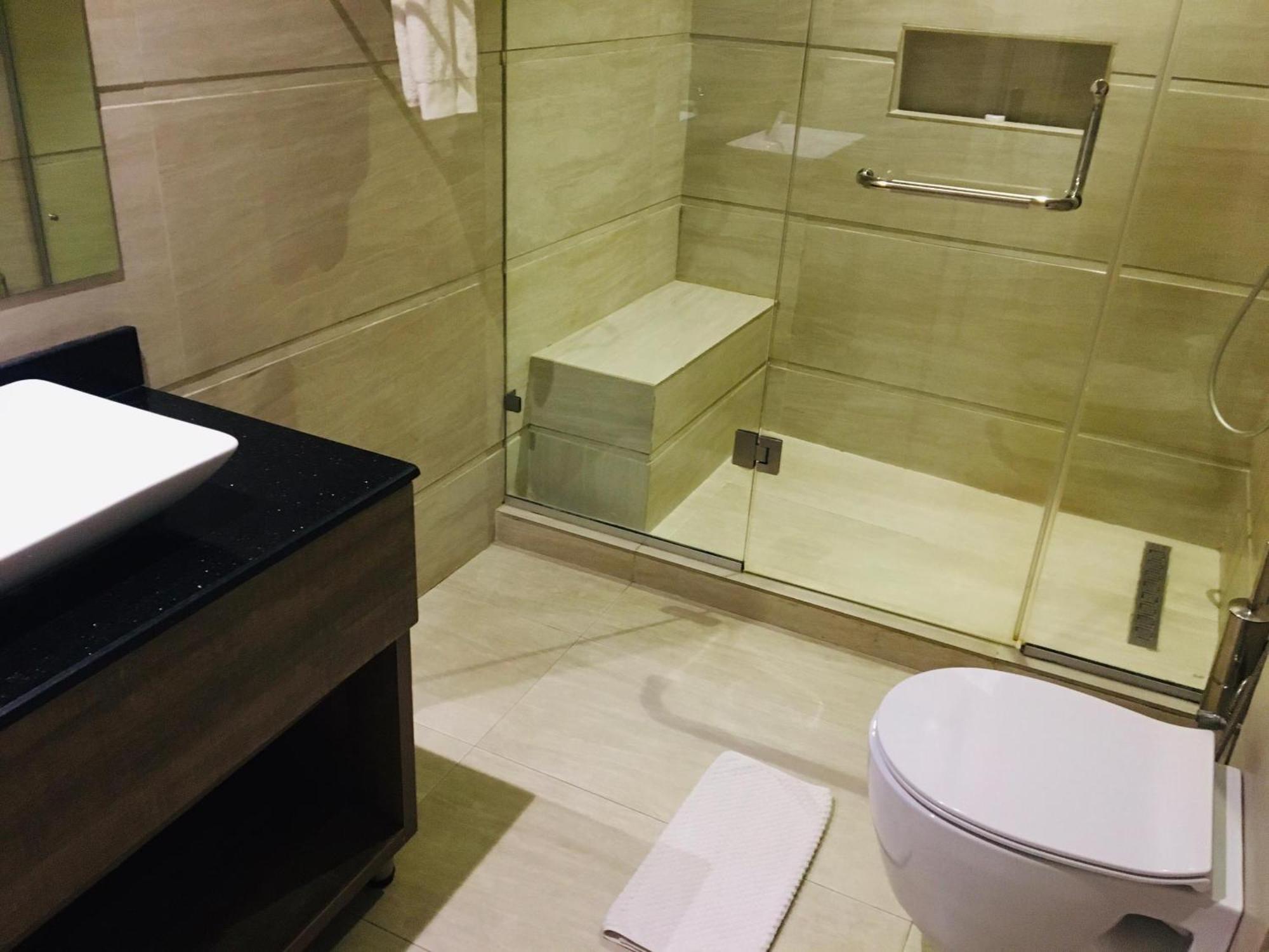 Summerset Continental Hotel Maitama By T E L E Hospitality Abuja Dış mekan fotoğraf