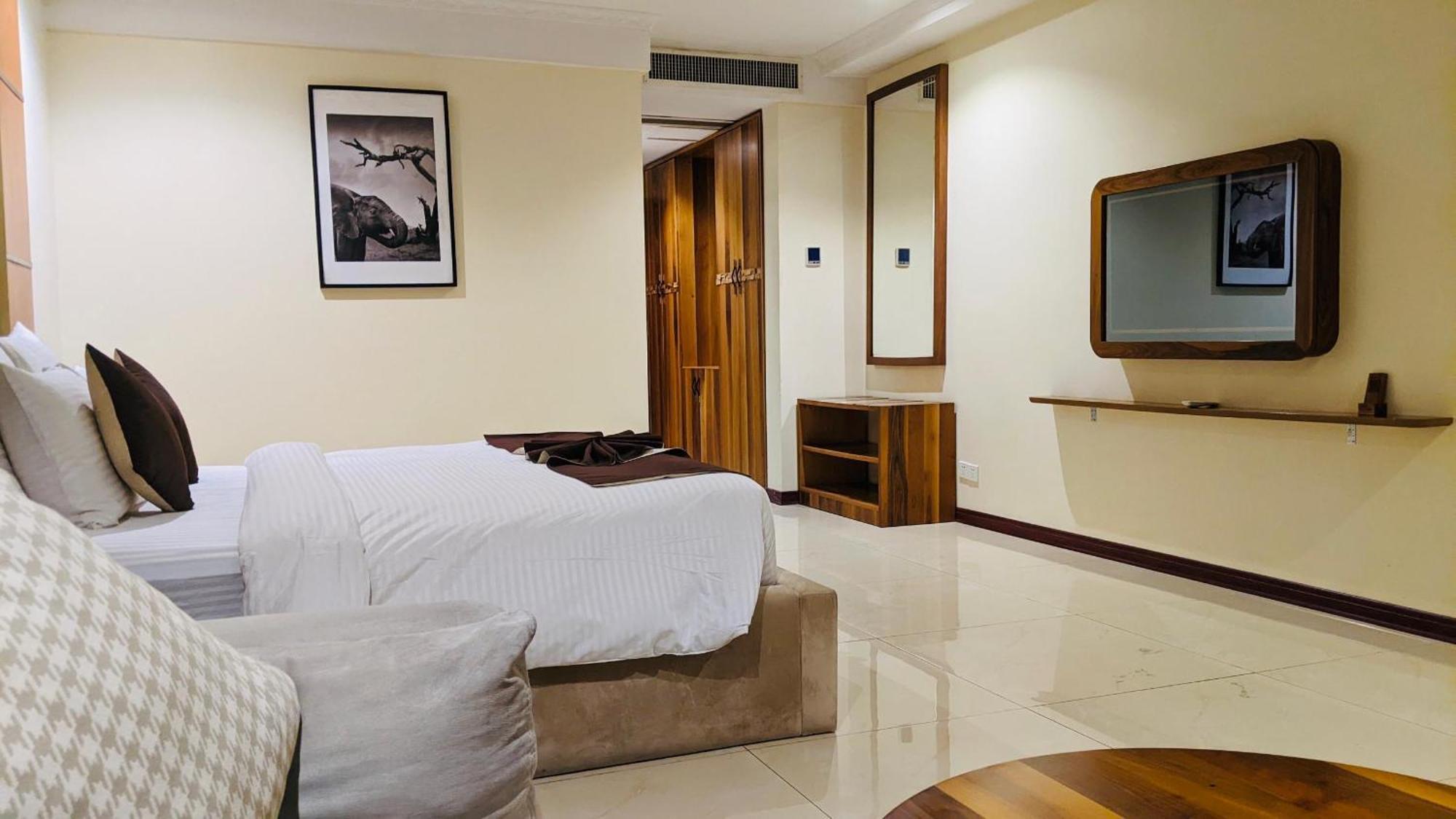 Summerset Continental Hotel Maitama By T E L E Hospitality Abuja Dış mekan fotoğraf